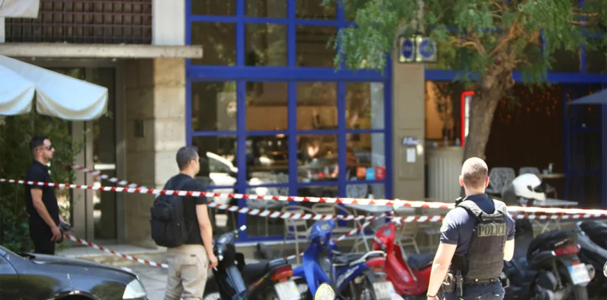 Κολωνός: «Τούρκος ο ένας τραυματίας, ο δράστης πυροβόλησε και εξαφανίστηκε» λένε αυτόπτες μάρτυρες Κολωνός: «Τούρκος ο ένας τραυματίας, ο δράστης πυροβόλησε και εξαφανίστηκε» λένε αυτόπτες μάρτυρες
