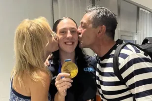 Το διπλό φιλί στην Παγκόσμια πρωταθλήτρια ΦΩΤΟ