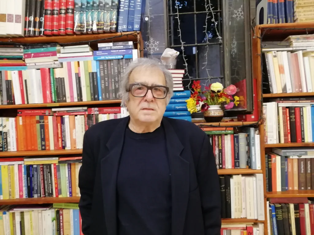 Εξι Πατρινοί πεζογράφοι και ποιητές προτείνουν βιβλία για το καλοκαίρι