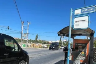 Απειλές με μαχαίρι σε λεωφορείο για μια παρατήρηση: Συνελήφθη 23χρονος με βαρύ παρελθόν