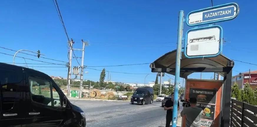 Απειλές με μαχαίρι σε λεωφορείο για μια παρατήρηση: Συνελήφθη 23χρονος με βαρύ παρελθόν