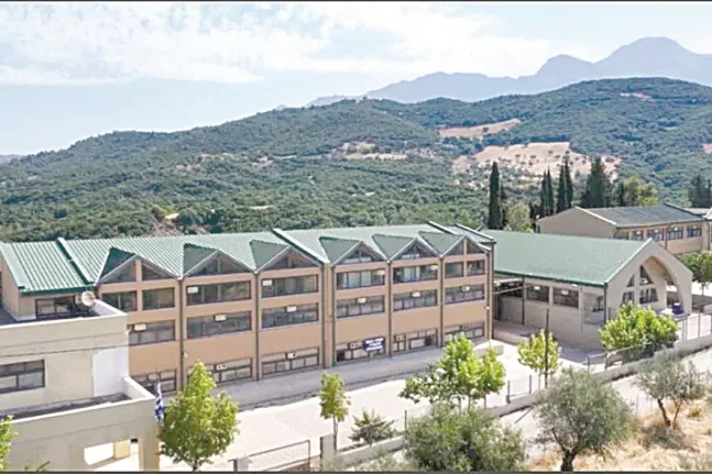 Δεν καταργείται, δεν υποβαθμίζεται: Η Διοίκηση της Εκπαίδευσης εξηγεί τι συμβαίνει με το Λύκειο Ερυμάνθειας