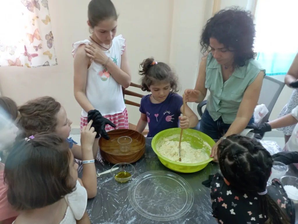 Με έθιμα, παραμύθια και γλέντι έκλεισε η χρονιά για τις παιδικές ομάδες του Λυκείου των Ελληνίδων Πατρών ΦΩΤΟ Με έθιμα, παραμύθια και γλέντι έκλεισε η χρονιά για τις παιδικές ομάδες του Λυκείου των Ελληνίδων Πατρών ΦΩΤΟ