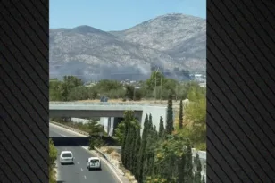 Φωτιά στο Μενίδι: Καίει σε χαμηλή βλάστηση - Μήνυμα 112 προς τους κατοίκους για ετοιμότητα