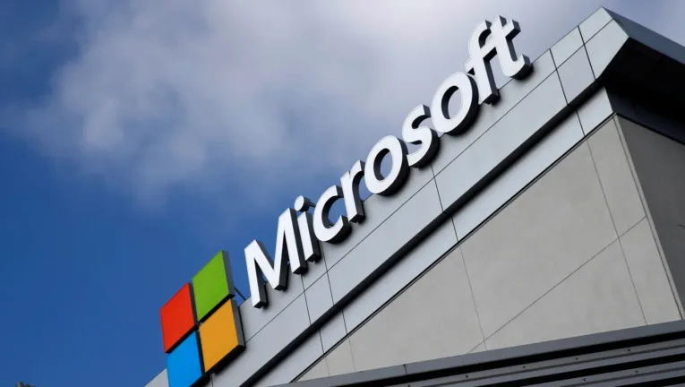 Η Microsoft ετοιμάζεται να απολύσει περίπου 9.000 εργαζόμενους