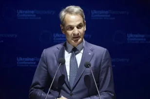 Κ. Μητσοτάκης στη Διάσκεψη για την ανοικοδόμηση της Ουκρανίας: «Να ενισχύσουμε τη συλλογική μας πίεση στη Ρωσία»