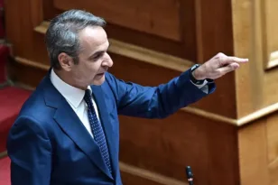 Σφοδρή επίθεση Μητσοτάκη σε Ανδρουλάκη στη Βουλή: «Ηθική α λα καρτ και κακέκτυπο του ’80»