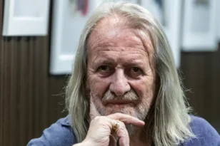 Ανδρέας Μήτσου: «Γράφω για να συμφιλιωθώ με ό,τι δεν κατανοώ»