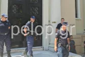 «Φόνισσα!» – Υπό δρακόντεια μέτρα και αποδοκιμασίες η απολογία της Μουρτζούκου στην Πάτρα ΦΩΤΟ-ΒΙΝΤΕΟ