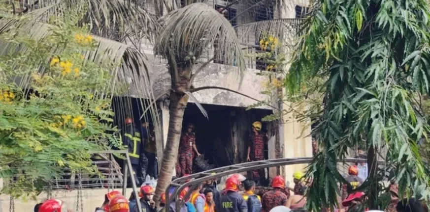 Μπαγκλαντές: 25 μαθητές νεκροί από την πτώση μαχητικού σε σχολείο ΒΙΝΤΕΟ Μπαγκλαντές: 25 μαθητές νεκροί από την πτώση μαχητικού σε σχολείο ΒΙΝΤΕΟ