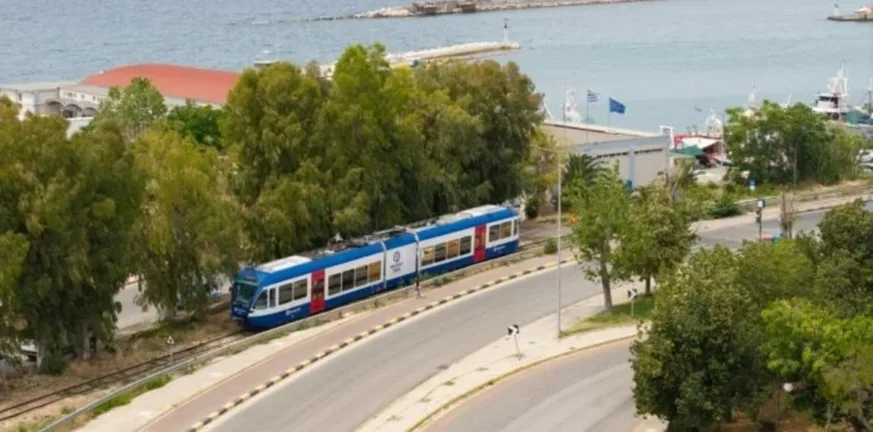 Ωρα Πατρών: «Το παραμύθι με το τρένο το ξέρετε;» Ωρα Πατρών: «Το παραμύθι με το τρένο το ξέρετε;»