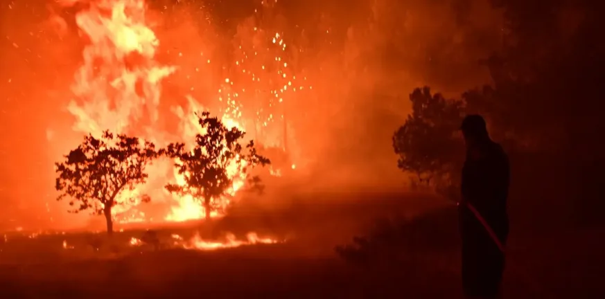 Πύρινη κόλαση στον Ωρωπό, φλόγες ύψους 30 μέτρων! ΦΩΤΟ Πύρινη κόλαση στον Ωρωπό, φλόγες ύψους 30 μέτρων! ΦΩΤΟ