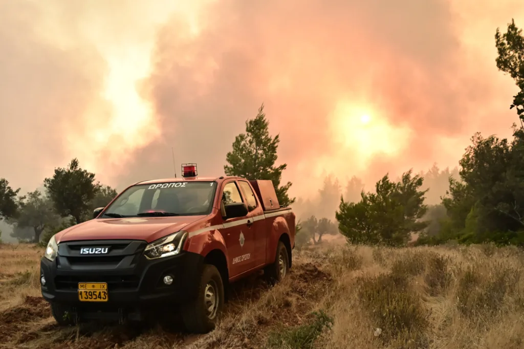 Φλόγες έχουν «ζώσει» τον Ωρωπό, μεγάλη η μάχη, μεγάλος και ο κίνδυνος! ΒΙΝΤΕΟ, ΦΩΤΟ