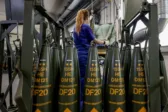 Η παγκόσμια ζήτηση για πυρομαχικά γεννά ευκαιρίες για την Αχαΐα: Ινδοί έρχονται στην ΕΒΟ Αιγίου