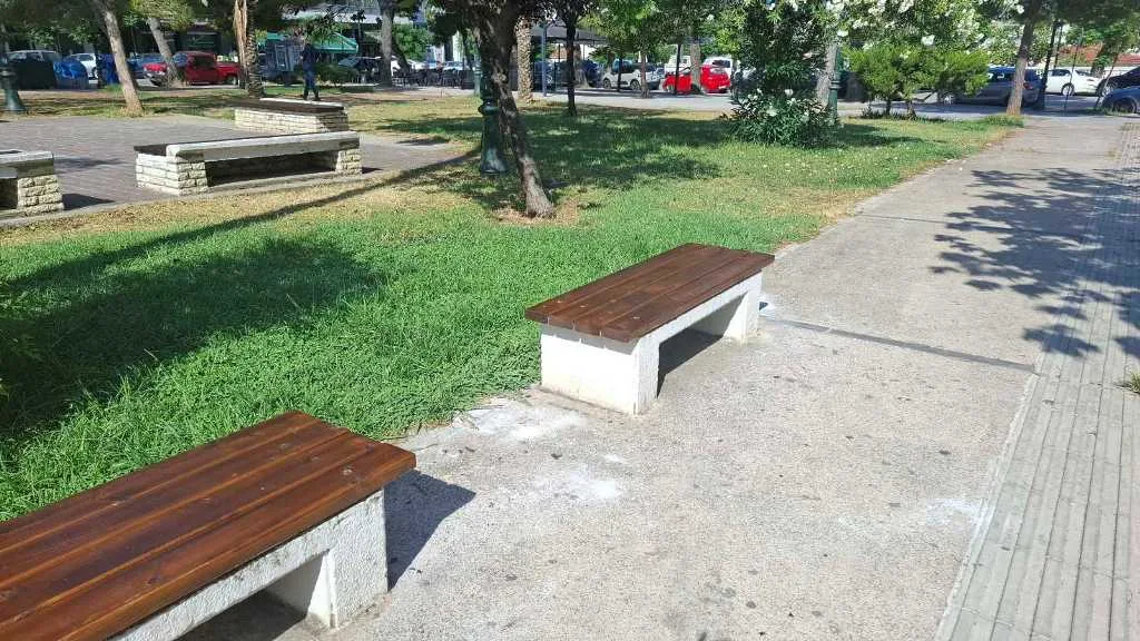 «Ανανεώνονται» τα Υψηλά Αλώνια – Συντήρηση σε 80 παγκάκια από τον Δήμο Πατρέων ΦΩΤΟ