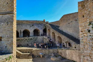 Στα 20 ευρώ η είσοδος στο Παλαμήδι; Διαμαρτυρία Συλλόγου Προστασίας Κέντρου Υγείας Χαλανδρίτσας