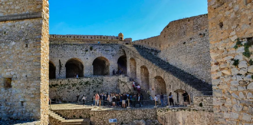 Στα 20 ευρώ η είσοδος στο Παλαμήδι; Διαμαρτυρία Συλλόγου Προστασίας Κέντρου Υγείας Χαλανδρίτσας Στα 20 ευρώ η είσοδος στο Παλαμήδι; Διαμαρτυρία Συλλόγου Προστασίας Κέντρου Υγείας Χαλανδρίτσας