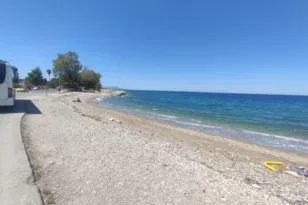 Αδεια η παραλία της Αγυιάς: Οι μετρήσεις τρόμαξαν τους Πατρινούς που σήκωσαν πετσέτες