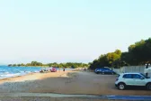 Λακκόπετρα: Πάρκαραν τα ΙΧ στην… παραλία ΦΩΤΟ