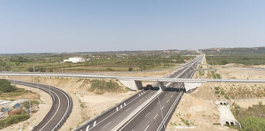 Η νέα Πατρών - Πύργου μέσα από τα μάτια των ανθρώπων που την έφτιαξαν: Το ταξίδι αλλάζει μια για πάντα Η νέα Πατρών - Πύργου μέσα από τα μάτια των ανθρώπων που την έφτιαξαν: Το ταξίδι αλλάζει μια για πάντα