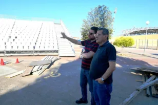 Επίσκεψη Πελετίδη στο ανακαινισμένο θερινό δημοτικό θέατρο