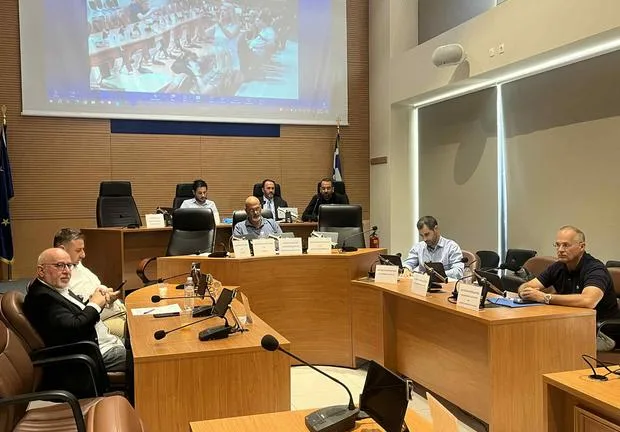 Ανακαλείται η απόφαση για το Λύκειο Ερυμάνθειας, το Υπουργείο έκανε πίσω Ανακαλείται η απόφαση για το Λύκειο Ερυμάνθειας, το Υπουργείο έκανε πίσω