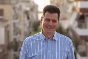σπιράλ: “Χάσαμε και το τρένο, χάσαμε και το λιμάνι” – Δριμεία επίθεση στη δημοτική αρχή για τα «ναυάγια» της Πάτρας