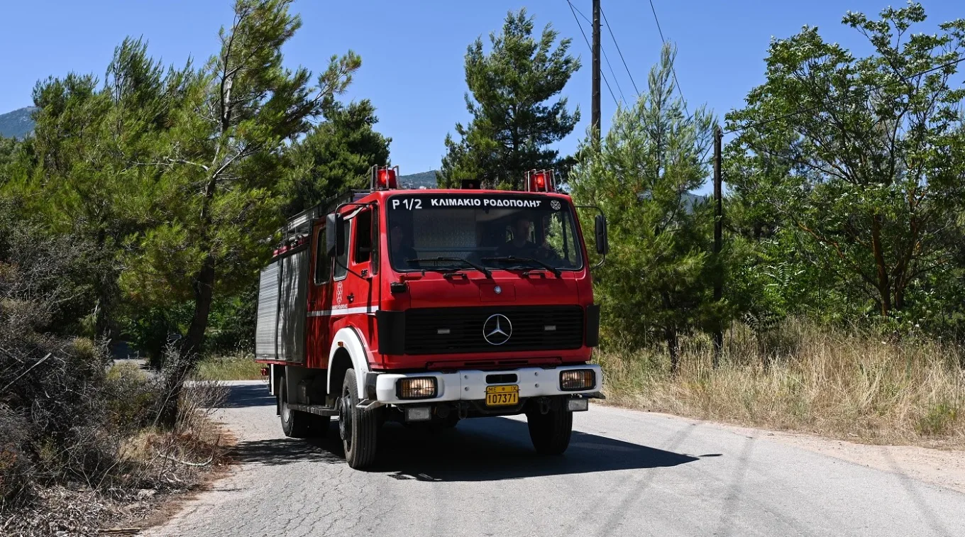 Εύβοια: Φωτιά στο Βατήσι Καρύστου