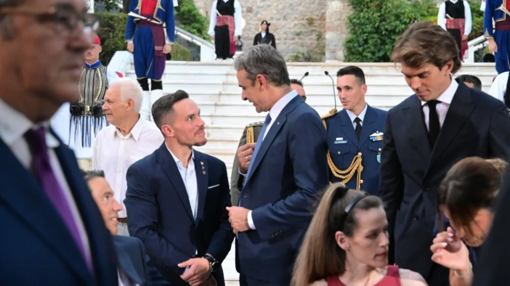 51η Επέτειος για την αποκατάσταση της Δημοκρατίας: Οι προσκεκλημένοι και οι ατάκες «φωτιά», ΦΩΤΟ, ΒΙΝΤΕΟ