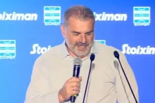 «Μεγάλωσα με τα ονόματα του Παπαϊωάννου, του Δεληκάρη», συγκινημένος ο Ποστέκογλου στην κλήρωση της Super League