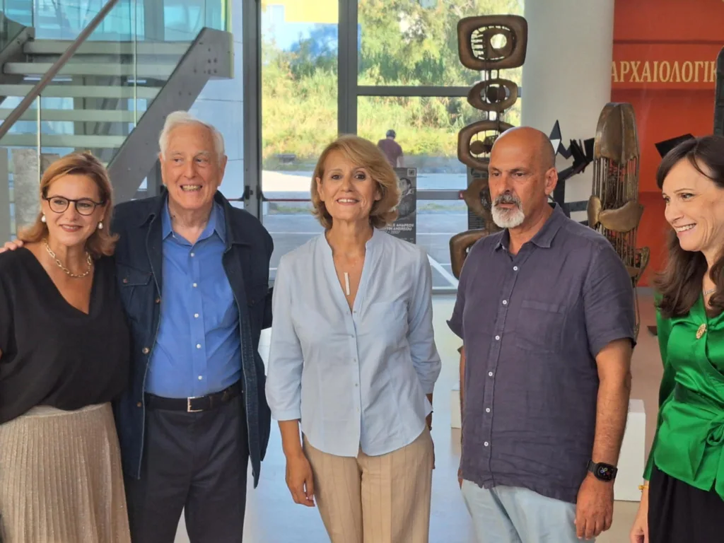 «Από τότε που παντρεύτηκα, η Ελλάδα έγινε δική μου» – Ο Robert McCabe μιλά στο pelop.gr και θυμάται την Ελλάδα όπως την αγάπησε