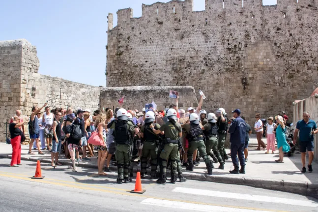 Η Ρόδος υποδέχτηκε Ισραηλινούς τουρίστες με κεράσματα, αλλά και διαδηλώσεις διαμαρτυρίας! ΦΩΤΟ, ΒΙΝΤΕΟ