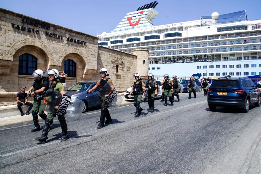 Η Ρόδος υποδέχτηκε Ισραηλινούς τουρίστες με κεράσματα, αλλά και διαδηλώσεις διαμαρτυρίας! ΦΩΤΟ, ΒΙΝΤΕΟ