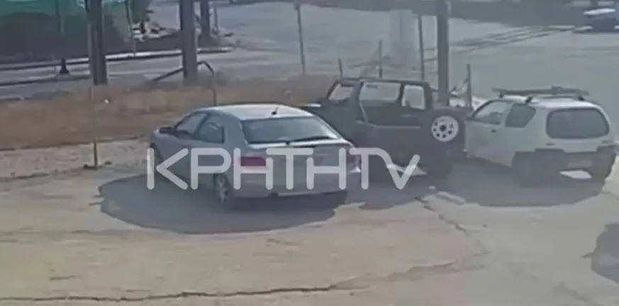 Ιεράπετρα: Οδηγός μηχανής τράκαρε και δεύτερο ΙΧ πέρασε από από πάνω του ΒΙΝΤΕΟ Ιεράπετρα: Οδηγός μηχανής τράκαρε και δεύτερο ΙΧ πέρασε από από πάνω του ΒΙΝΤΕΟ
