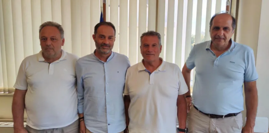 Εμπορικός: Συνάντηση της νέας διοίκησης με τον Διευθυντή Τελωνείου Πατρών Εμπορικός: Συνάντηση της νέας διοίκησης με τον Διευθυντή Τελωνείου Πατρών