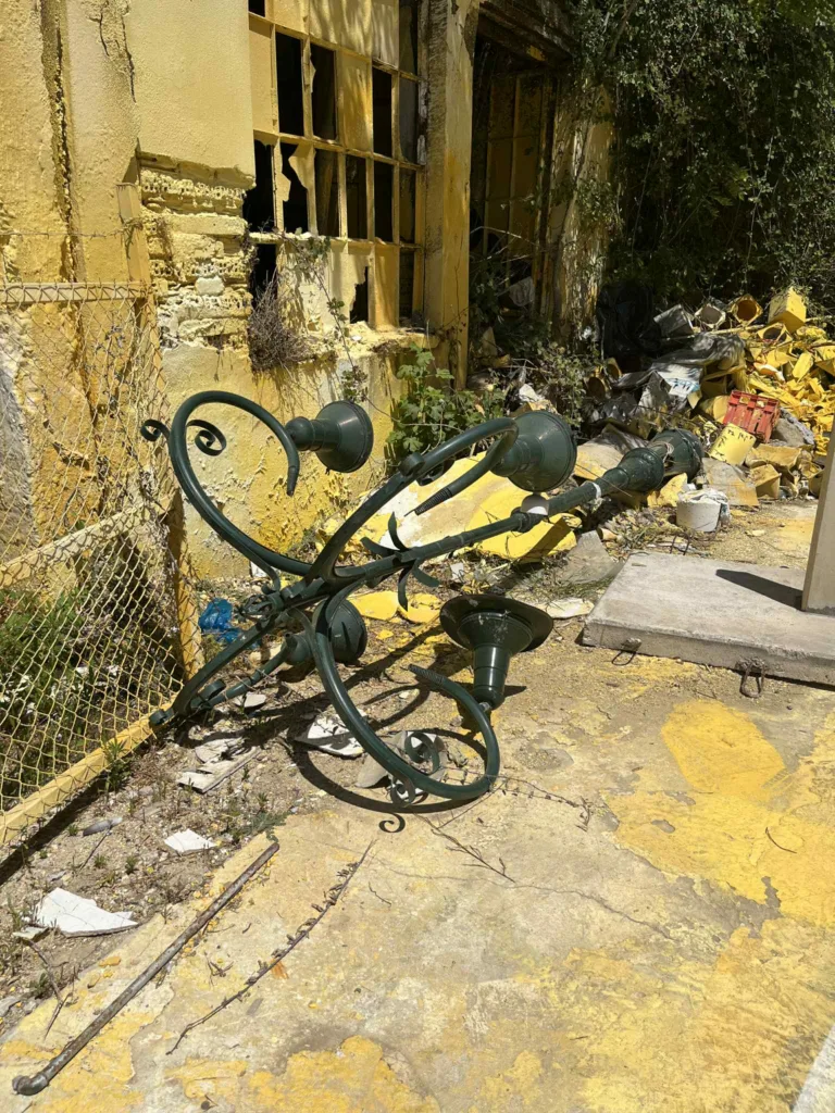 σπιράλ κατά Δήμου Πατρέων για τους φανοστάτες της Πλατείας Γεωργίου: «Αναμένουμε δράση και σεβασμό»
