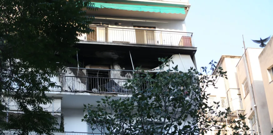 Φωτιά στα Πατήσια: Ποια είναι η γειτόνισσα που ξύπνησε τον Πέτρο Φιλιππίδη, καταγγελίες για εμπρησμό
