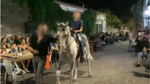 Σοκ σε πανηγύρι στη Λέσβο: Από τη σέλα του αλόγου του, στο Νοσοκομείο με βαριές κακώσεις στο κεφάλι ΦΩΤΟΓΡΑΦΙΕΣ