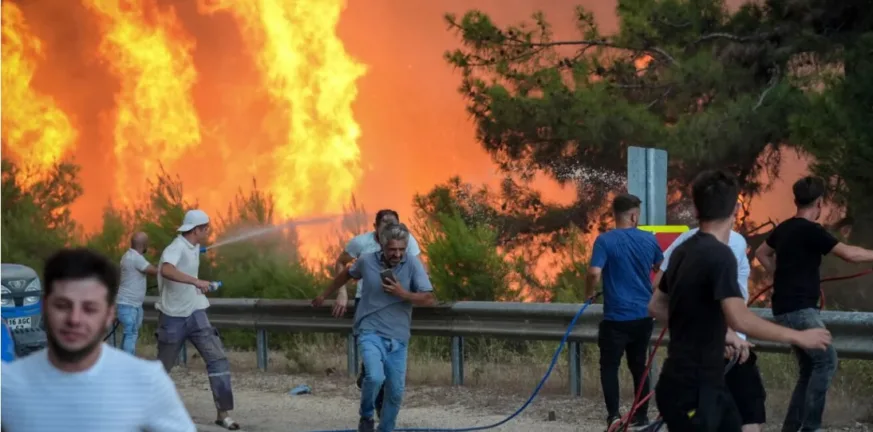 Κόλαση θανάτου και καταστροφών στην Προύσα της Τουρκίας Κόλαση θανάτου και καταστροφών στην Προύσα της Τουρκίας