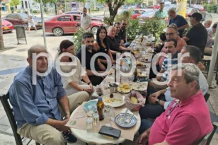 Πάτρα: Τετ-α-τετ του Νεκτάριου Φαρμάκη με τους δημοσιογράφους στην «Πλατεία» ΦΩΤΟ
