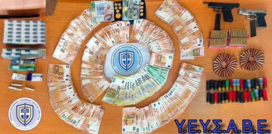 «Πήγαινε φέρε 150 ευρώ και φύγε»: Το «σύστημα» των τελωνειακών στο Μαυρομάτι Θεσπρωτίας - Προκαλούν οι διάλογοι «Πήγαινε φέρε 150 ευρώ και φύγε»: Το «σύστημα» των τελωνειακών στο Μαυρομάτι Θεσπρωτίας - Προκαλούν οι διάλογοι