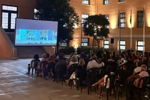 Πάτρα: Αφιέρωμα στα θύματα των Τεμπών – ΦΩΤΟ