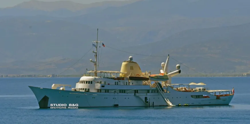 Στο Ναύπλιο η θρυλική θαλαμηγός του Αριστοτέλη Ωνάση «Christina O» ΦΩΤΟ, ΒΙΝΤΕΟ Στο Ναύπλιο η θρυλική θαλαμηγός του Αριστοτέλη Ωνάση «Christina O» ΦΩΤΟ, ΒΙΝΤΕΟ