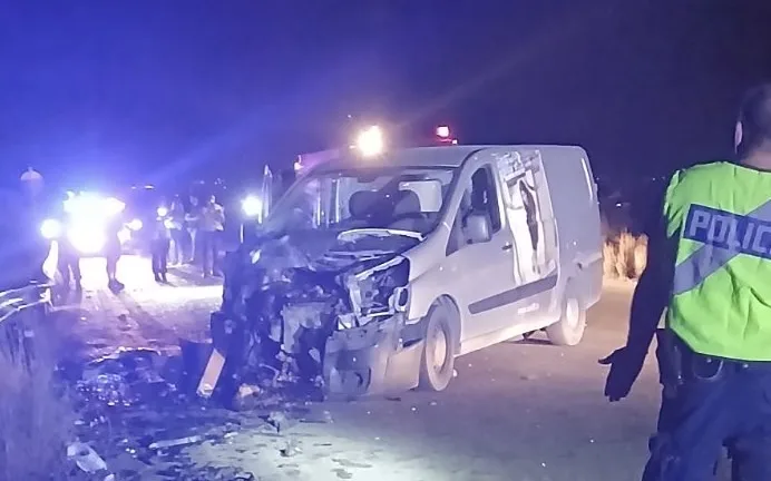 Τραγωδία στο Αγρίνιο: Απανθρακώθηκε άνθρωπος σε τροχαίο, τρεις στο νοσοκομείο
