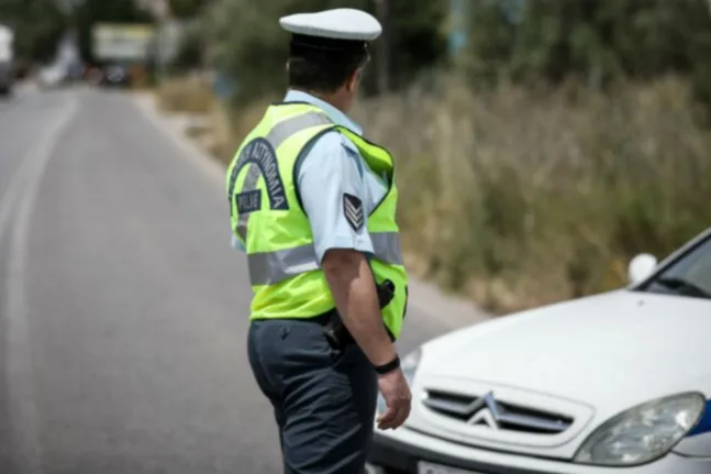 Τροχαίο στην Λάρισα: Εκτός πορείας νταλίκα κατέληξε στον παράδρομο