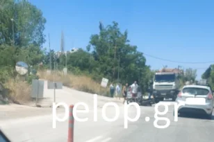 Πάτρα: Μηχανή «καρφώθηκε» σε ΙΧ στη διασταύρωση του Αλίσου ΦΩΤΟ