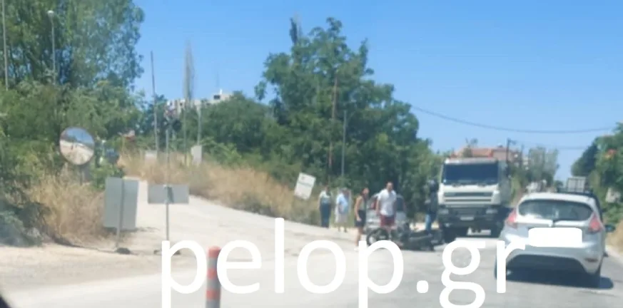 Πάτρα: Μηχανή «καρφώθηκε» σε ΙΧ στη διασταύρωση του Αλίσου ΦΩΤΟ Πάτρα: Μηχανή «καρφώθηκε» σε ΙΧ στη διασταύρωση του Αλίσου ΦΩΤΟ