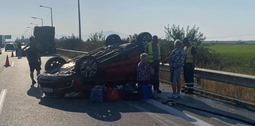 Θεσσαλονίκη: Βαρύ φορτίο νταλίκας «καρφώθηκε» σε Ι.Χ. με ηλικιωμένους Θεσσαλονίκη: Βαρύ φορτίο νταλίκας «καρφώθηκε» σε Ι.Χ. με ηλικιωμένους