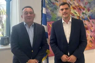 Συνάντηση Τσώκου με Βλάση: «Μεγάλες ευκαιρίες για νέες θέσεις εργασίας μέσω των Σχολείων Δεύτερης Ευκαιρίας στην Αχαΐα»