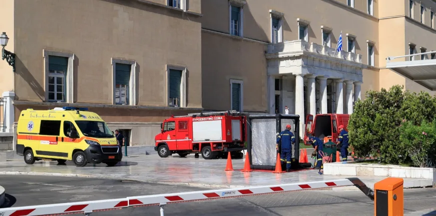 Βουλή: Περισυνελέγη ο ύποπτος φάκελος, στο ΚΕΕΛΠΝΟ για ανάλυση - Παραλήπτης ο Μητσοτάκης ΦΩΤΟ - ΝΕΟΤΕΡΑ Βουλή: Περισυνελέγη ο ύποπτος φάκελος, στο ΚΕΕΛΠΝΟ για ανάλυση - Παραλήπτης ο Μητσοτάκης ΦΩΤΟ - ΝΕΟΤΕΡΑ